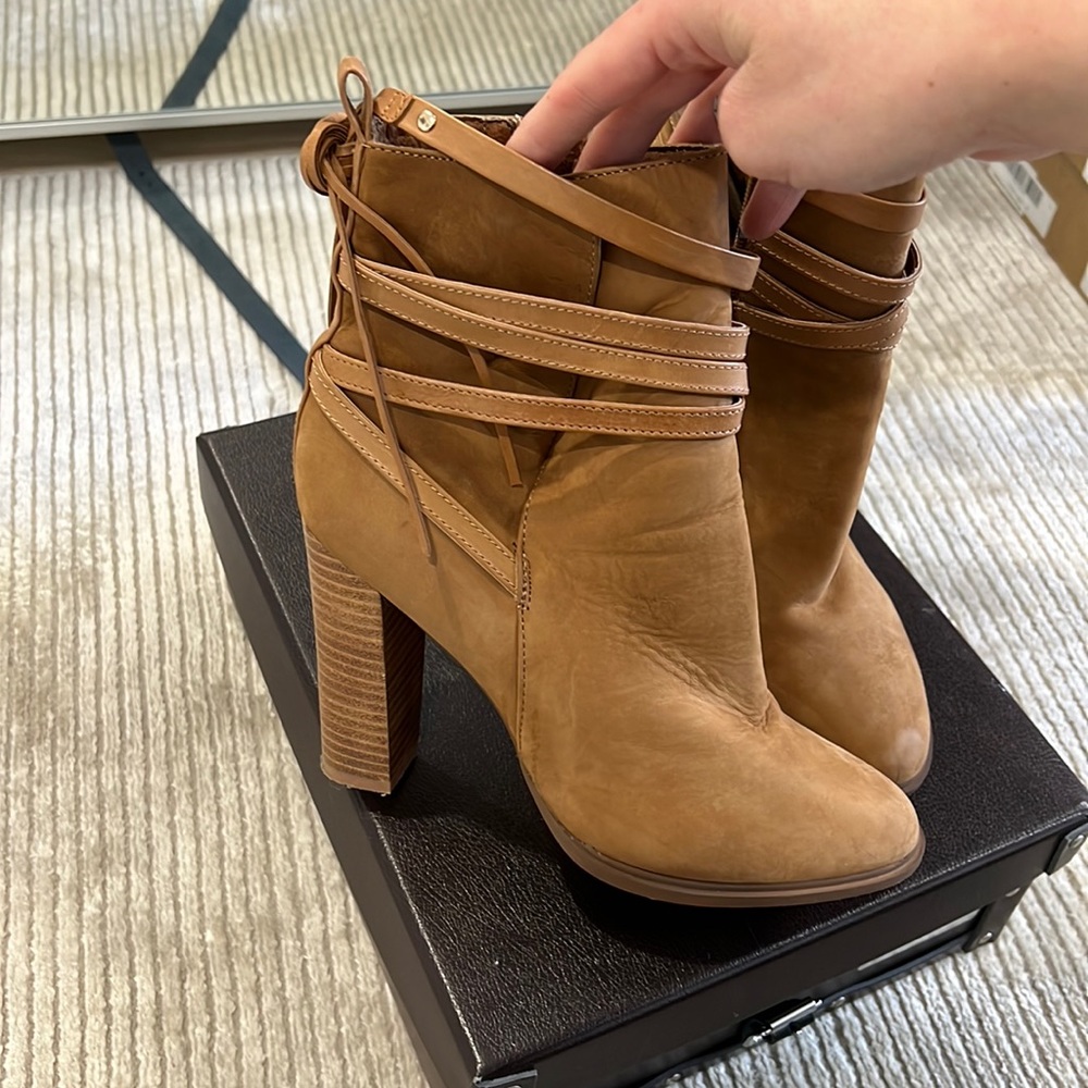 Steve Madden gaybel camel booties